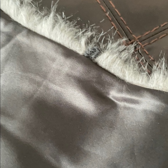 Hood replacement - faux fur - Picture 3 of 5